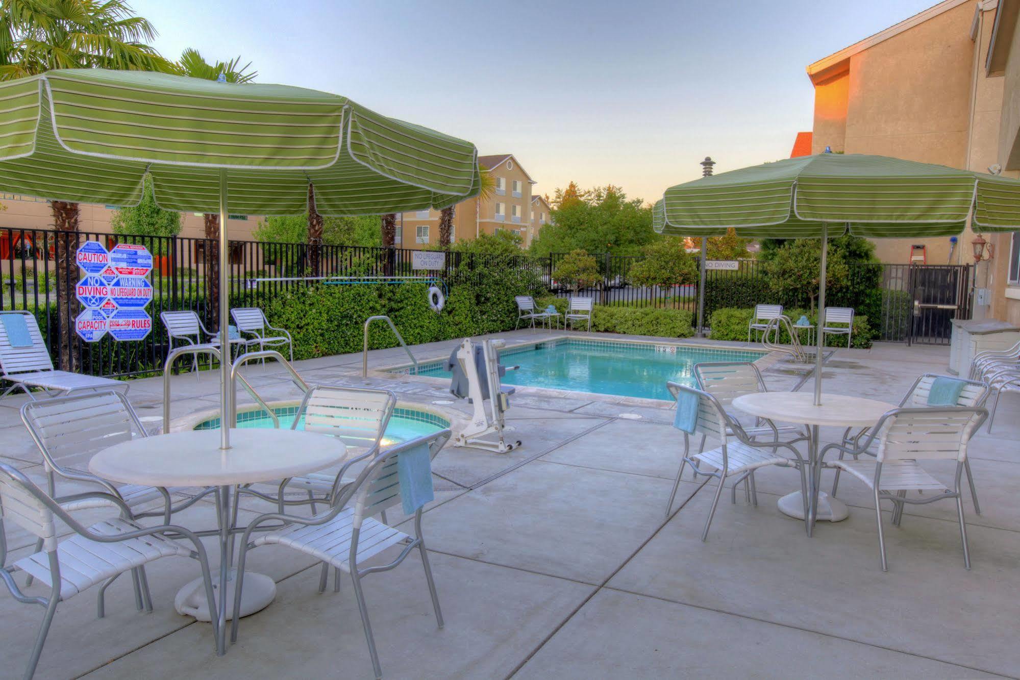 Hotel Fairfield Cal Expo